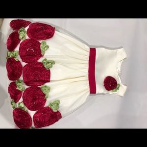 Toddler dress,  Rose accents. BEAUTIFUL